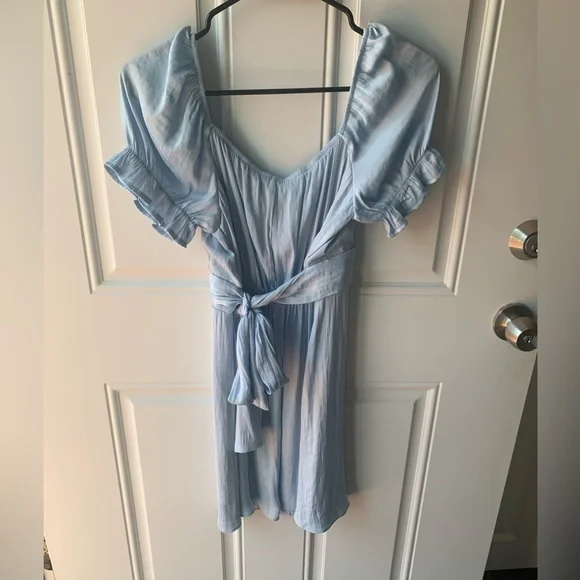 Francesca’s light blue mini dress size M - Picture 2 of 4